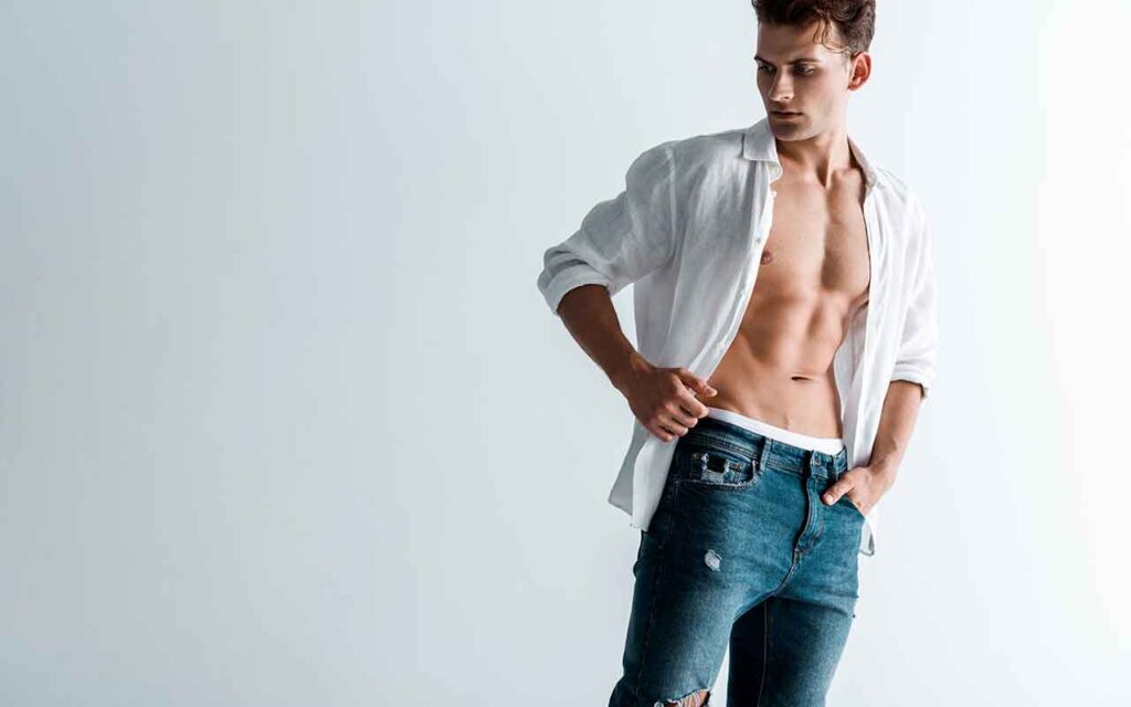 Le jean brut : L’élégance du casual chic